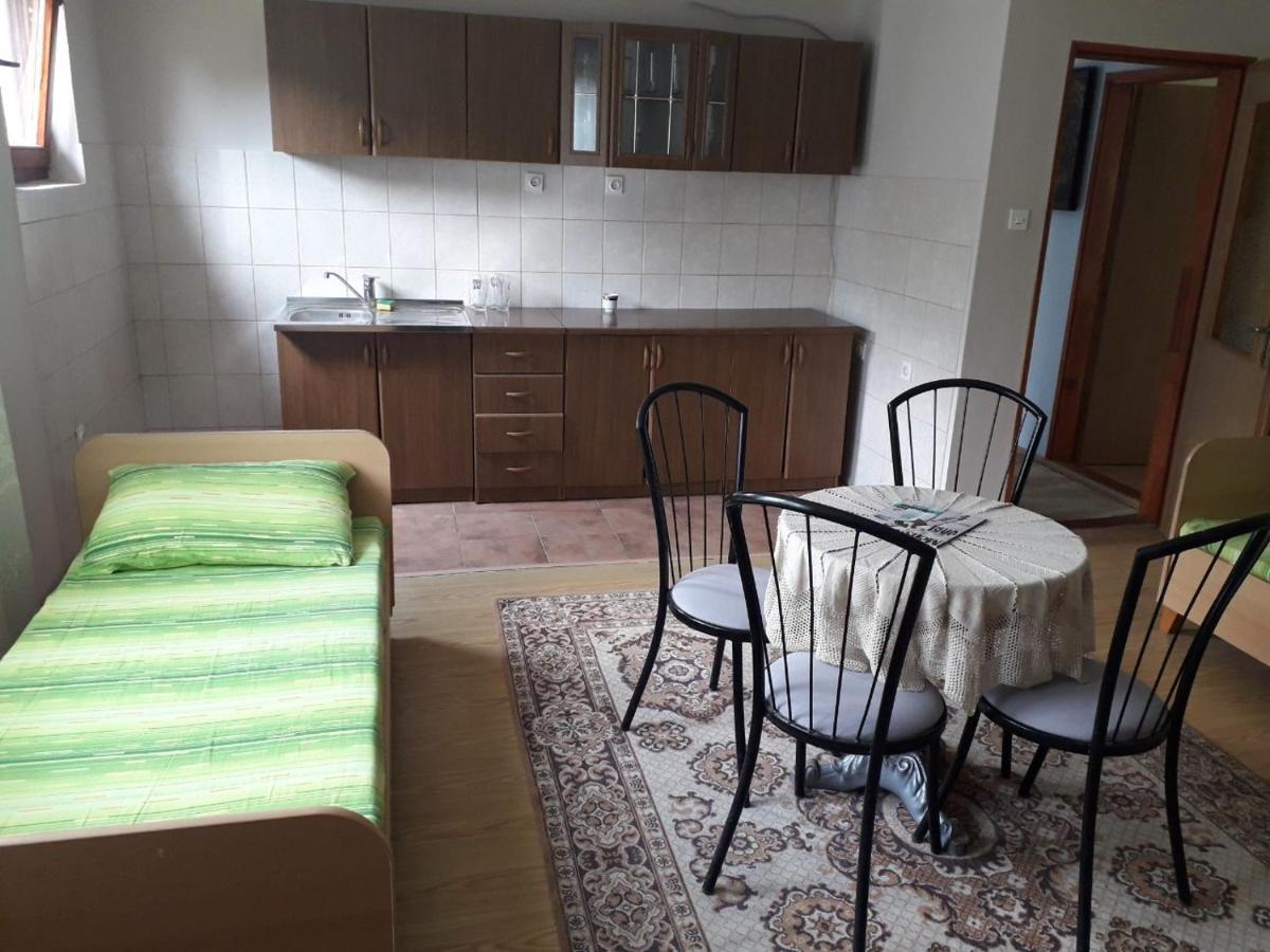 Prenociste Vitas Bed & Breakfast Miljevina Eksteriør bilde