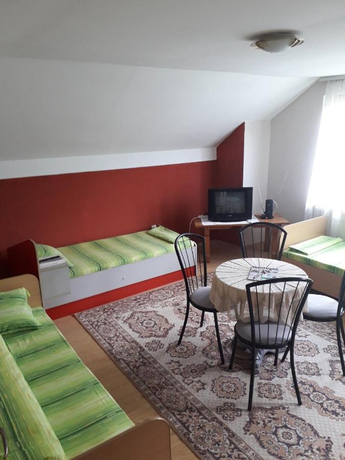 Prenociste Vitas Bed & Breakfast Miljevina Eksteriør bilde