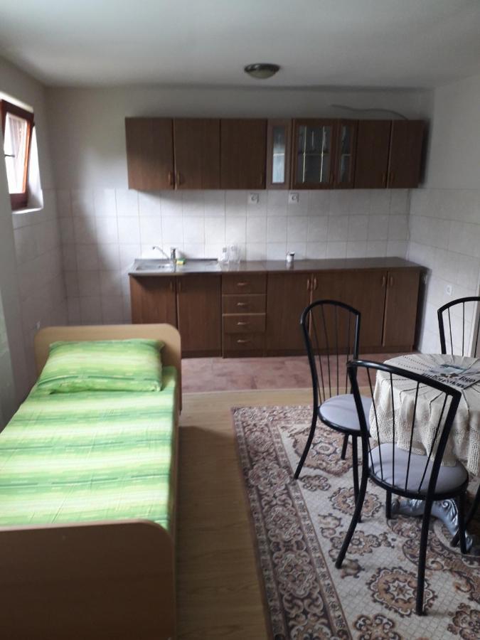Prenociste Vitas Bed & Breakfast Miljevina Eksteriør bilde